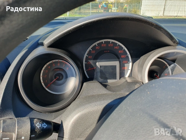 Honda jazz 1.4i-VTEC Газ/Бензин , снимка 11 - Автомобили и джипове - 53129770