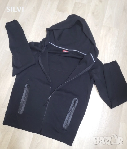 Екип Nike Tech Fleece ново ,Размер М Цена: 130лв., снимка 2 - Спортни екипи - 52682419