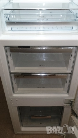 Хладилник с фризер AEG за рграждане, снимка 4 - Хладилници - 52508456