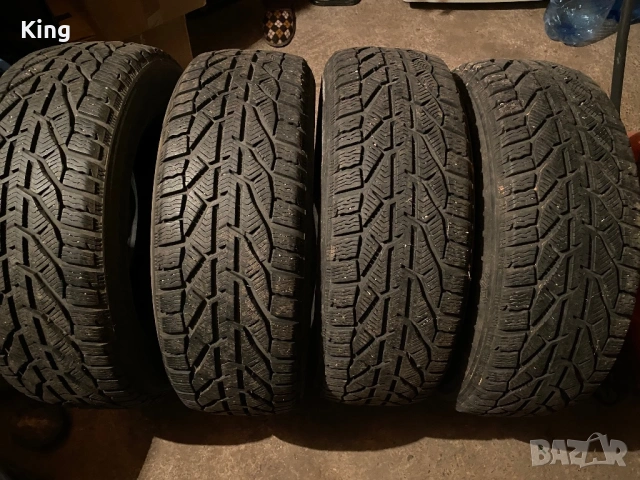 Зимни гуми 235/65/17 дот 2323г 