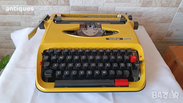 Стара пишеща машина Brother 440TR - Japan - 1971 год., снимка 8 - Антикварни и старинни предмети - 53006580