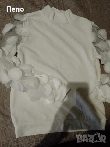 Красива блуза, снимка 2 - Блузи с дълъг ръкав и пуловери - 49505079