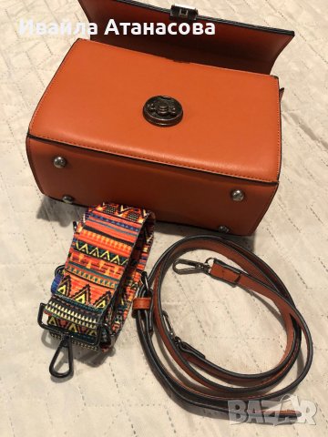 Дамска чанта, снимка 5 - Чанти - 38847572