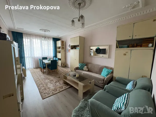 Просторен 4-стаен апартамент в центъра – срещу пощата! Тухла, гараж, 2 мази и дизайнерско винтидж об, снимка 4 - Апартаменти - 50359094