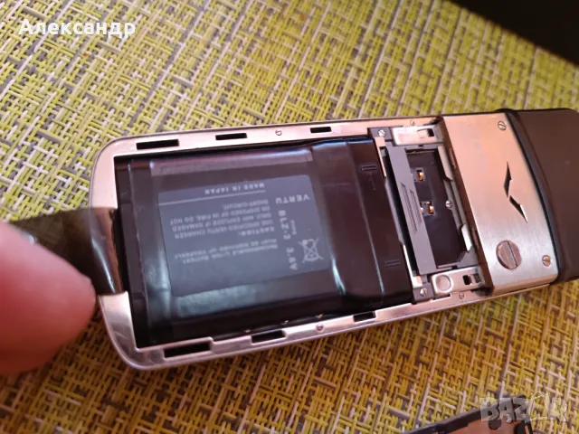 Истински мобилен телефон Vertu Signature M, снимка 14 - Vertu - 50098117