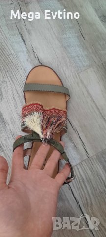 Нови дамски сандали с пискюли 38 номер , снимка 2 - Сандали - 33426986