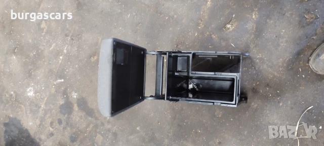 Подлакътник Vw Touran - 60лв, снимка 3 - Части - 51367164