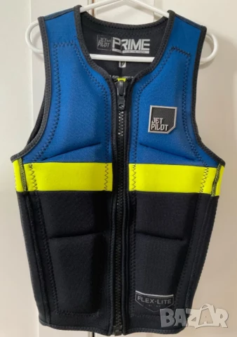 Най-добрите висок клас жилетки за джет,уейкборд,кайт и др.водни спортове, снимка 7 - Водни спортове - 28891351