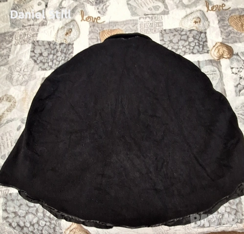 Дамско черно късо палто тип Пончо, снимка 2 - Палта, манта - 53071245