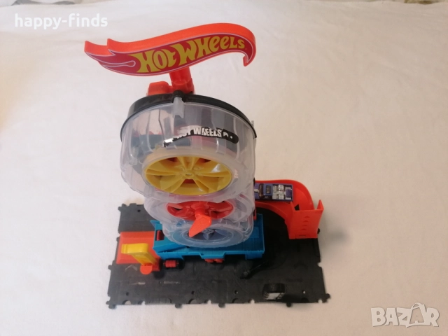 Hot Wheels City - Комплект ултра модерен градски център за гуми, снимка 2 - Коли, камиони, мотори, писти - 52516898