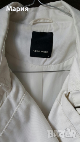 Бял тренчкот Vero Moda, снимка 3 - Шлифери - 36392940