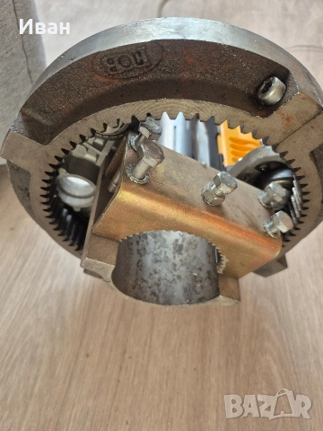 Двигател ролетна врата, снимка 2 - Електродвигатели - 53449636