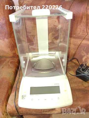 CPA-224s профисионална аналитична самонивелираща се везна