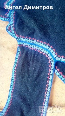 Ръчно плетено бродирано наметало с качулка , снимка 4 - Антикварни и старинни предмети - 37692796