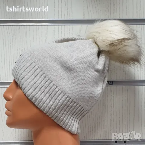 Нова зимна дамска шапка с камъчета с пух/помпон в бежов цвят, снимка 3 - Шапки - 48209869