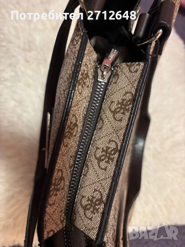 Дамска чанта Guess, снимка 4 - Чанти - 53288086
