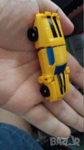 🤖 Bumblebee Transformers коли-роботи с преобразуване - Трансформърс, снимка 4 - Коли, камиони, мотори, писти - 28029451