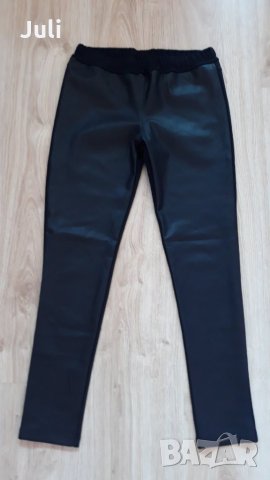 Панталон Primigi имитация на кожа и втори с дантела, снимка 3 - Детски панталони и дънки - 26886546