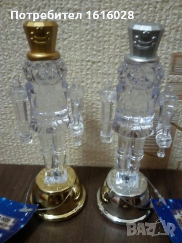 Коледна светеща фигурка на Лешникотрошач - оловен войник., снимка 7 - Декорация за дома - 38878353