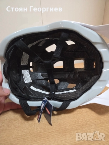 Чисто нова Велосипедна каска ABUS Modrop MIPS, Бял, Размер L, снимка 4 - Аксесоари за велосипеди - 52350992