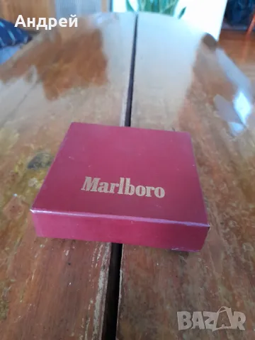 Стари подложки за чаши Marlboro