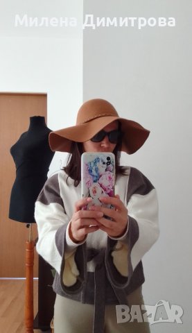 Дамска шапка с периферия 100% вълна