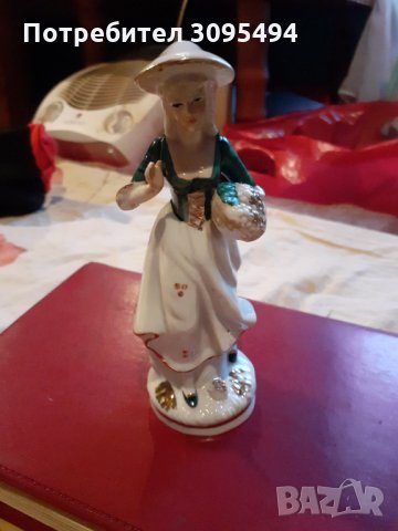 ПОРЦЕЛАНЕНА ФИГУРКА. ЮЖНА КОРЕЯ. 70те г.