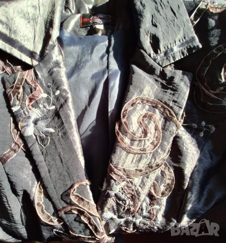 Дамски костюм сребрист от сако и пола размер 48, снимка 10 - Костюми - 43579655