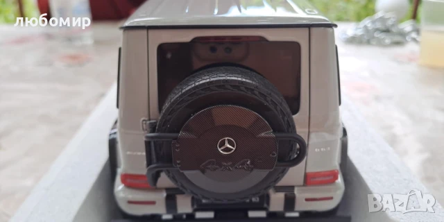 Mercedes Benz 1/18, снимка 6 - Колекции - 51391690