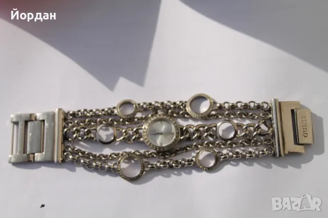 Дамски часовник гривна ''Guess''