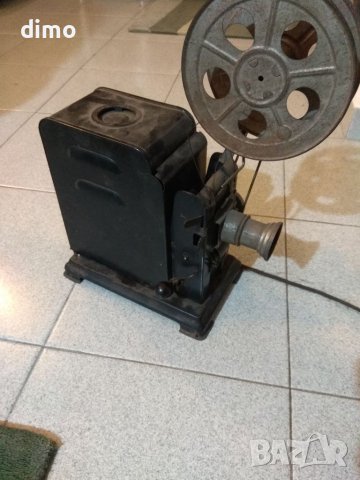 Прожекционен кино апарат, снимка 2 - Антикварни и старинни предмети - 39366010