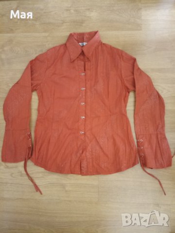 Елегантна дамска оранжева риза с камъчета и ексцентрично закопчаване