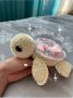 Ръчно плетена играчка костенурка-поничка