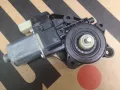 Моторче за преден ляв прозорец Mini R56 / 0 130 822 374, снимка 1