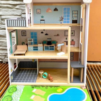 Чисто нова сглобена дървена къща за кукли на три етажа с асансьор с който може детето да качва кукли, снимка 1 - Образователни игри - 44896325