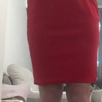 Червена рокля, снимка 1 - Рокли - 27971826
