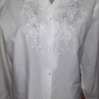 ДАМСКА  Бяла БЛУЗА с БРОДЕРИЯ - Размер L, снимка 1 - Блузи с дълъг ръкав и пуловери - 39855970