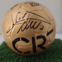 Златната топка CR7 подписана от Кристиано Роналдо, снимка 1 - Футбол - 40349504