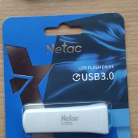 Флашка с бутонче,за защита от запис,триене или форматиране 64GB USB, снимка 1 - Външни хард дискове - 40834514
