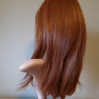 Светло кафява  перука с бретон средна дължина, снимка 5 - Аксесоари за коса - 44667955