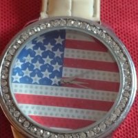 Фешън модел дамски часовник с кристали Американското знаме стил и комфорт 42598, снимка 2 - Дамски - 43786026