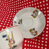 Купичка и чинийка с детски мотиви, Български порцелан , снимка 1 - Чинии - 43694098