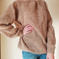 Ръчно плетен мохерен пуловер, снимка 5 - Блузи с дълъг ръкав и пуловери - 27811703