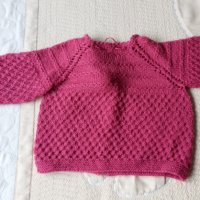 Детска - бебешка лилава жилетка ръчно плетена, снимка 2 - Детски пуловери и жилетки - 28634012