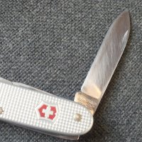 Швейцарско ножче нож victorinox войнишко military, снимка 3 - Ножове - 44015029