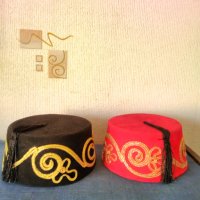  Фесове турска шапка, бродирани терлици от чеиз и кърпа за носия и танци., снимка 11 - Антикварни и старинни предмети - 38397352