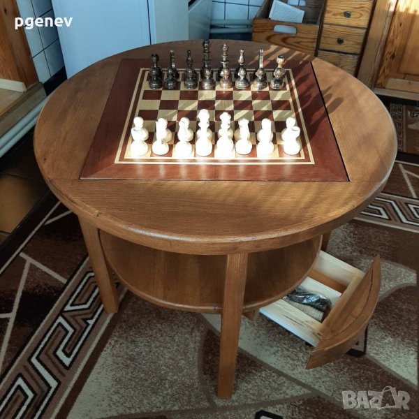 Маса с шахматна дъска, снимка 1