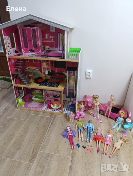 Дървена къща за кукли с обзавеждане, асансьор и аксесоари, снимка 1
