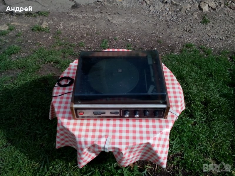 Стар грамофон Акордс,Akords, снимка 1