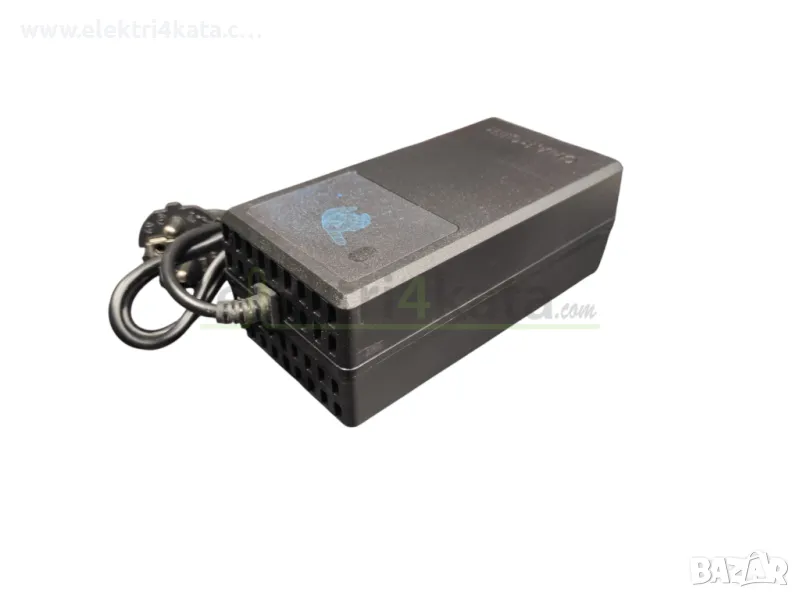 Зарядно устройство 36V (GX12 3pin 12mm), снимка 1